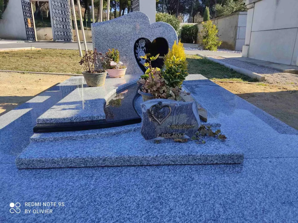 Réalisations de monuments funéraires, pierres tombales et marbrerie sur mesure